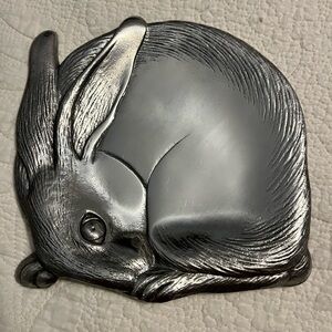 Vintage Arthur court bunny dish. So cute!